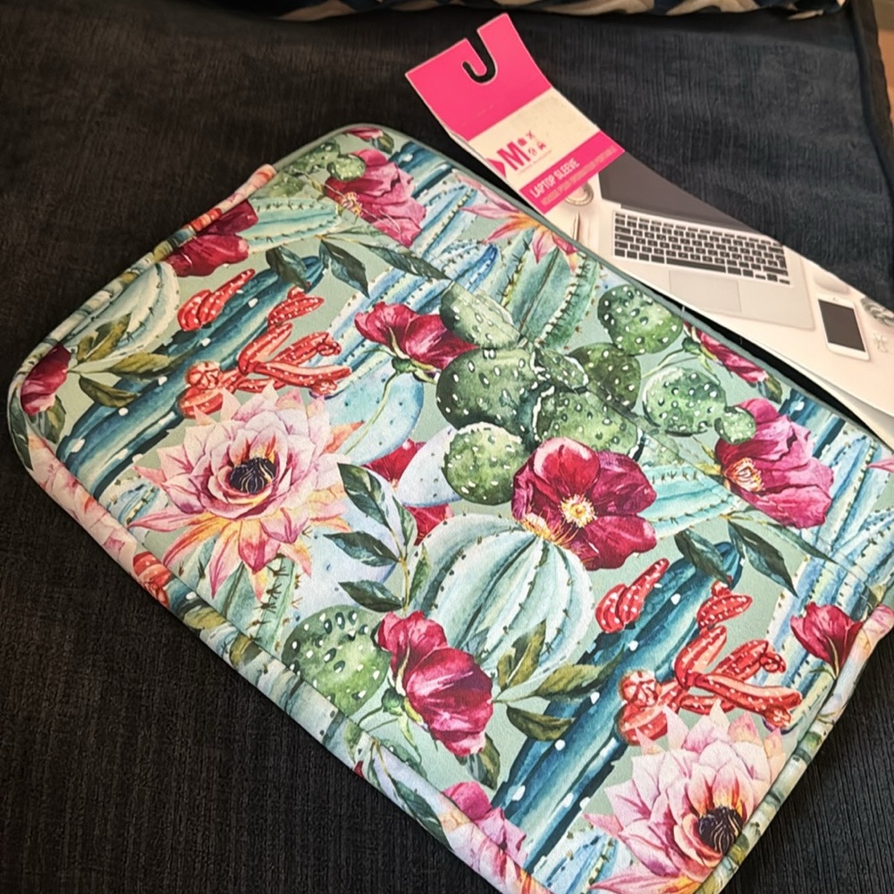 Laptop Sleeve - Laptop Sleeve Case - Protect Your Laptop if up to 15” - Picture 3 of 6
